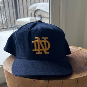 80s-90s Vintage Notre Dame Wool baseball hat. M-L